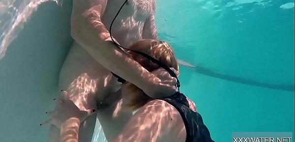  Sloppy underwater blowjob
